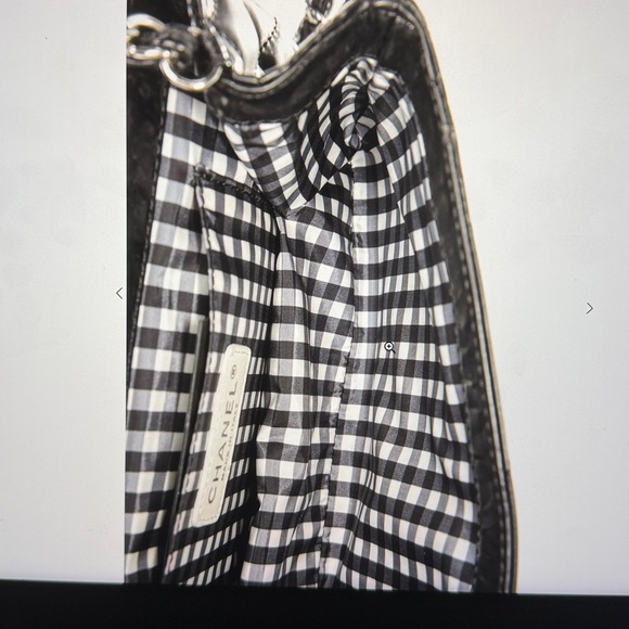 CHANEL 11C Classic Bag With Flap — Black Stitch-CC, Chain Strap - Picture 9 of 11